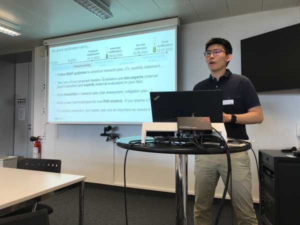 Minghan Hu presenting